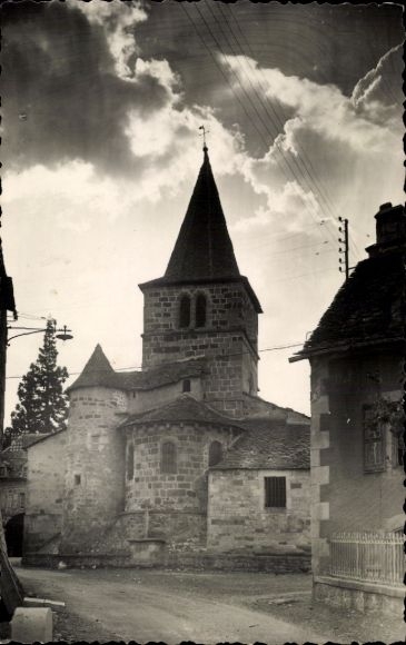 Postcard Menet Cantal, Romanesque Church