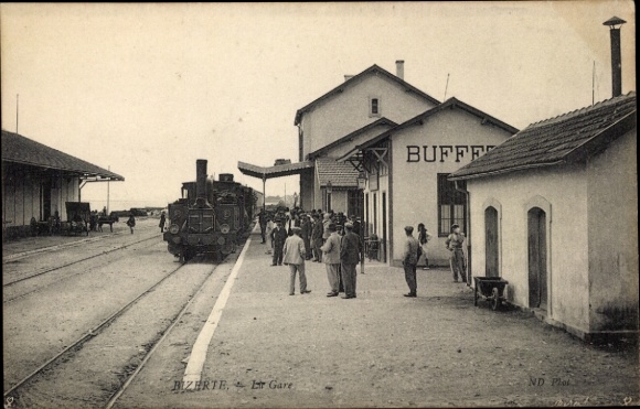 Postcard Bizerte Tunisia, train station, locomotive arrives