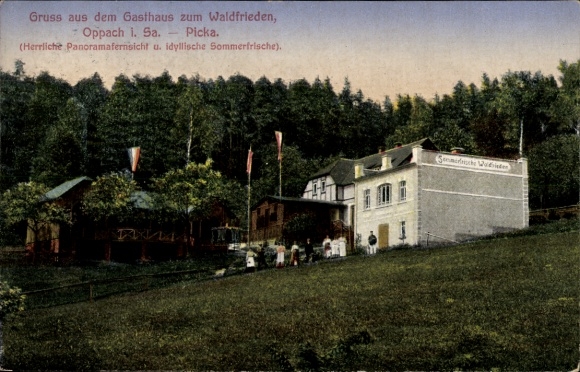 Ak Picka Oppach in Oberlausitz, Gasthaus zum Waldfrieden, bewoners voor het huis