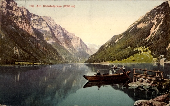 KP Klöntal Glarus miasto Szwajcaria, część Klöntalersee, molo, łódź