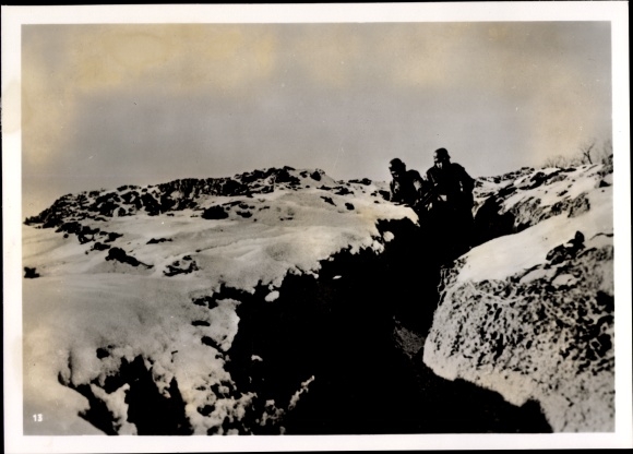 Photo Hoffmann, Heinrich, Cold snap on the West Wall, Wehrmacht soldiers, January 1940