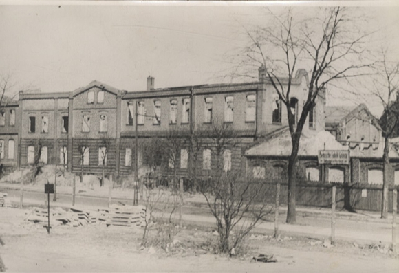 Original Foto Berlin Grünau, Köpenicker Str., Chem. Fabrik Landshoff&Meyer, um 1946, ca. 13 x 18 cm