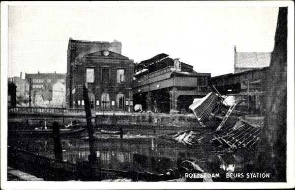 Postcard Rotterdam South Holland Netherlands, Beurs Station, destroyed buildings, still water area