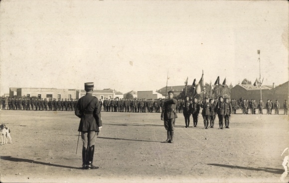 Photo Postcard Oudjda Oujda Morocco, soldiers, parade