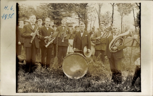 Foto Ak Effelder im Eichsfeld Thüringen, Musizierende Männer