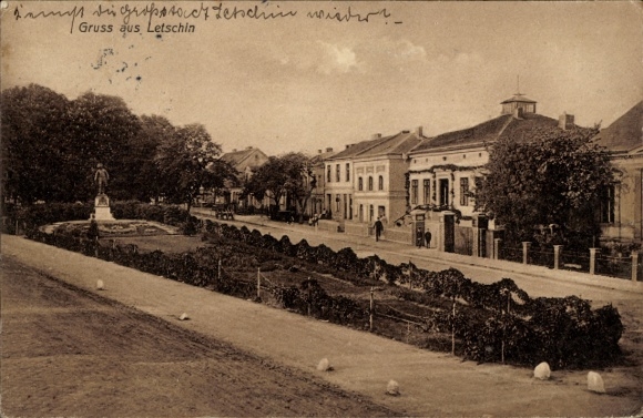 Postcard Letschin in Oderbruch, city view with monument, houses and pavement, greetings from Let...
