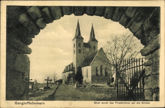Postcard Gangloffsömmern in Thuringia, church seen from the cemetery gate