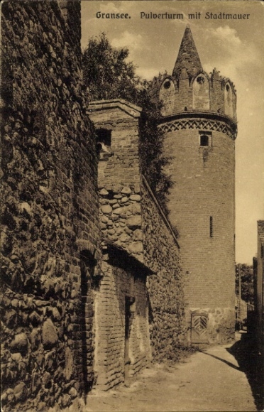 Postcard Gransee in der Mark, powder tower with city wall