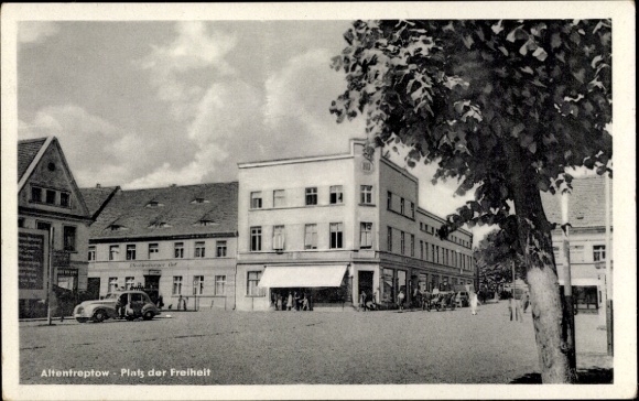 Ak Altentreptow in Mecklenburg, Vorpommern, Vrijheidsplein