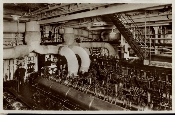 Postcard HSDG passenger ship MS Monte Olivia, engine room, interior view