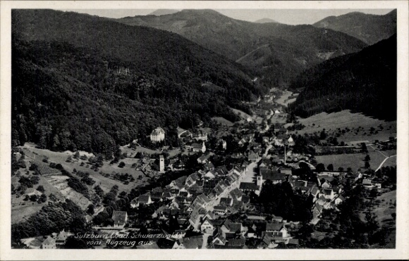KP Sulzburg w Markgräflerland Kąpać Schwarzwald, krajobraz z wzgórzami, domami, kościołem, z góry