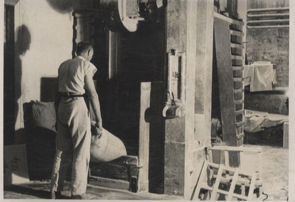 Original Foto Berlin Tempelhof, Eresburgstraße, Großbäckerei Schlüter, "Schlüter-Brot", um 1946