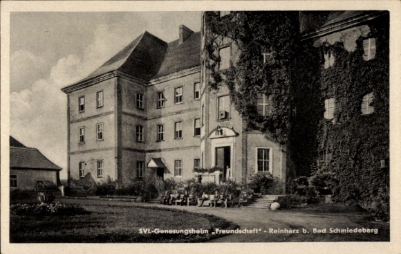 Ak Bad Schmiedeberg in der Dübener Heide, Gebäude SVL-Genesungsholm, Gartenansicht,  Architektur