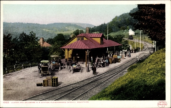 Postcard Catskill Mountains New York USA, Ulster and Delaware Railroad Station, Fleischmann's
