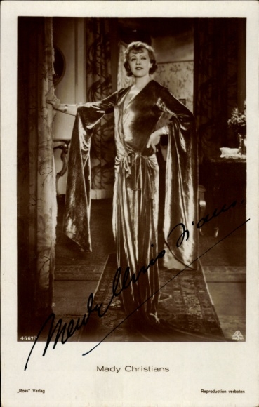 Ak Schauspielerin Mady Christians, Portrait im Abendkleid, Ross Verlag 4667/1, Autogramm