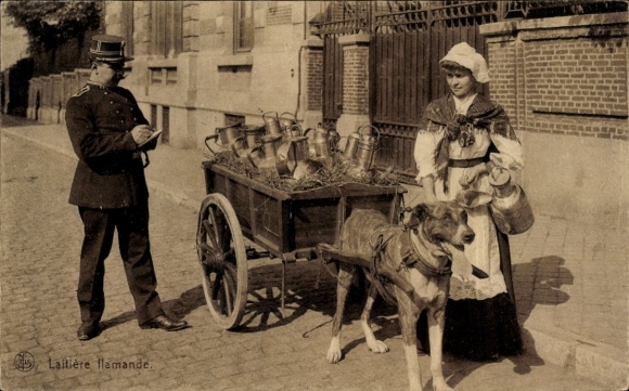 Postcard Daitiere flamande, milkmaid with dog cart, policeman