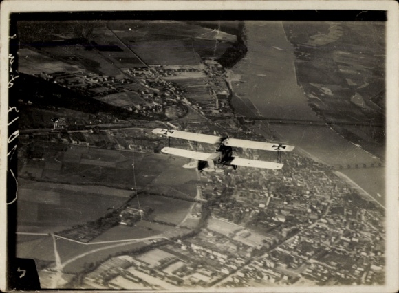 Photo Walluf am Rhein?, aerial photograph, military aircraft