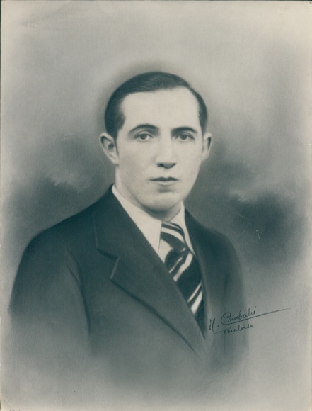 Photo Combalie, Henri, Toulouse, portrait photography, man, suit, tie