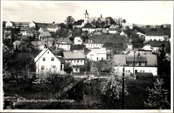 PC Reinhardtsgrimma Glashütte in the Eastern Ore Mountains, total view of the village