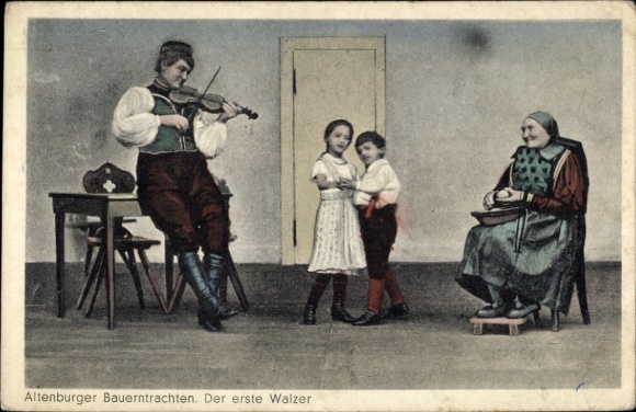 Ak Altenburg in Thüringen, Violinspieler, tanzende Kinder, alte Frau, Bauerntrachten
