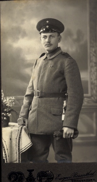 CdV Weißwasser, German soldier in uniform, standing portrait, Otto Feick, 1918