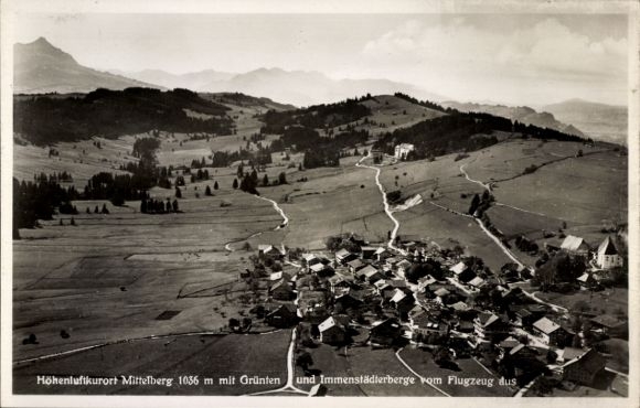 Ak Mittelberg im Allgäu, Fliegeraufnahme, Grünten, Immenstädterberge