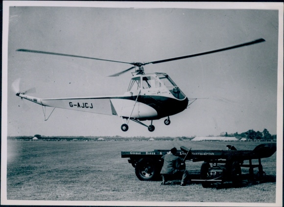Photo helicopter G-AJCJ