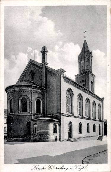 Ak Elsterberg im Vogtland, Kirche Elsterberg i. Vogtl., historische Architektur, Wolkenhimmel