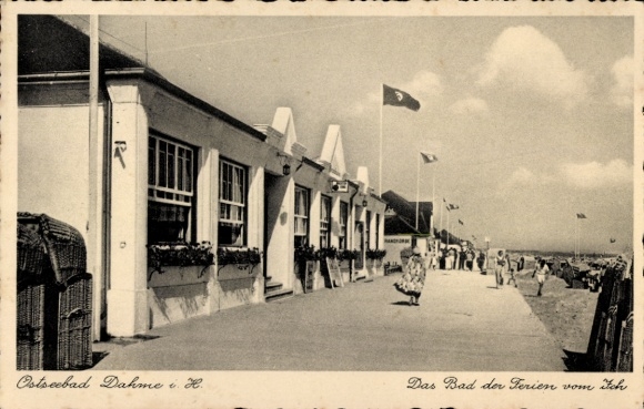 Postcard Ostseebad Dahme in Holstein, buildings in the walker, flags waving, beach chairs