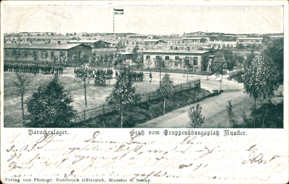 Ak Munster an der Örtze, Truppenübungsplatz Munsterlager, Barackenlager, Außenansicht, Soldaten