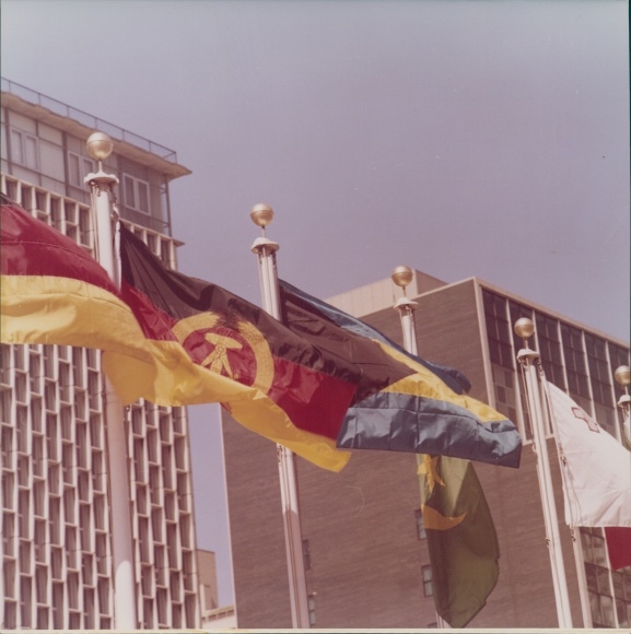 Photo Spremberg, Hans Joachim, New York City USA, UN Headquarters, GDR flag, photo GDR 1973