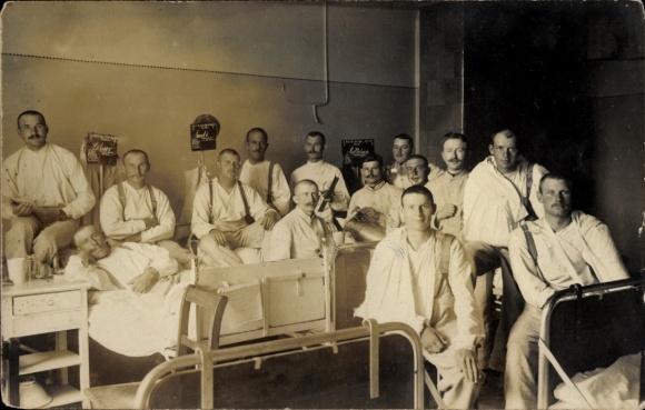 Photo Postcard Nysa Neisse Neisse Silesia, war-disabled soldiers in the hospital