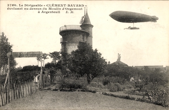 Postcard Argenteuil Val d'Oise, French airship Clement Bayard over the Orgemont mill