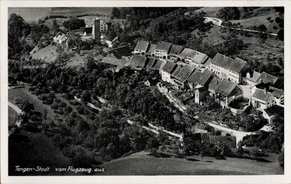 Ak Tengen im Hegau Baden, Luftaufnahme