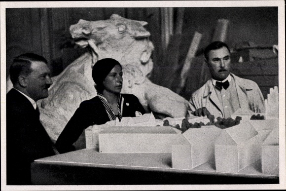 Collective picture Adolf Hitler No. 98, visit Munich artist studios, Prof. Wackerle, Prof. Troost