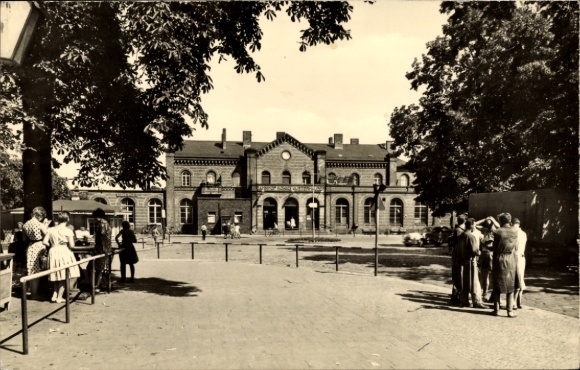 Ak Königs Wusterhausen in Brandenburg, Bahnhof, Straßenseite