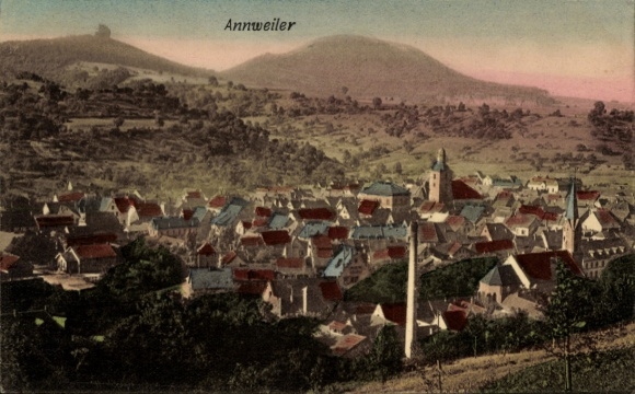 Postcard Annweiler am Trifels Pfalz, town view, houses with red roofs, hills in the background
