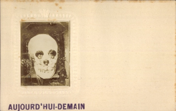 Passepartout Postcard Metamorphosis, Children with Dog, Skull