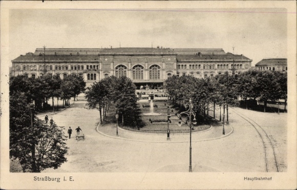 Postcard Strassburg Alsace Bas Rhin, Main Station, Forecourt