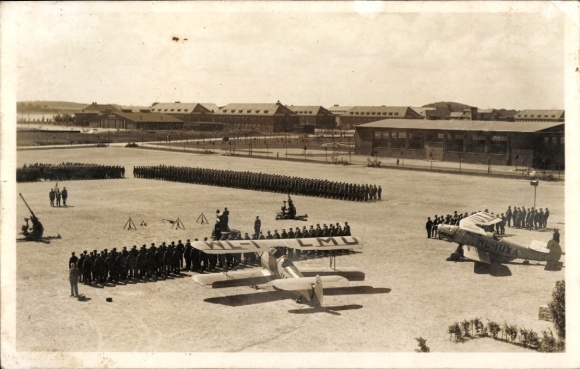 foto Ak Schleswig op de Schlei, Wehrmacht, vliegveld, appèl