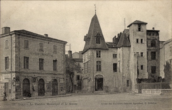 KP Troyes Aube, teatr, budynek z muru pruskiego, wieża zegarowa, architektura miejska