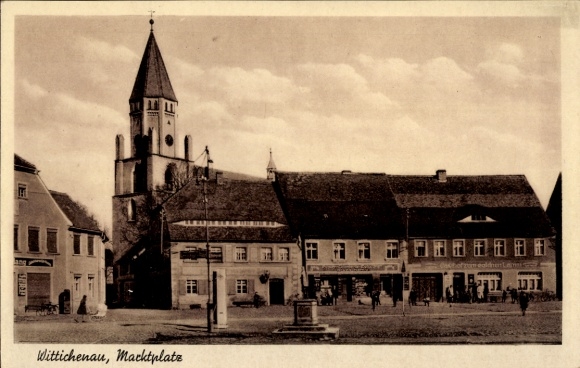 Ak Wittichenau in der Oberlausitz, Marktplatz, Kirche, alte Gebäude, historische Architektur, ...
