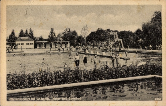 Postcard Hartmannsdorf Reichenau in the Ore Mountains, natural and sports pool, swimmers, bathers, trees, buildings