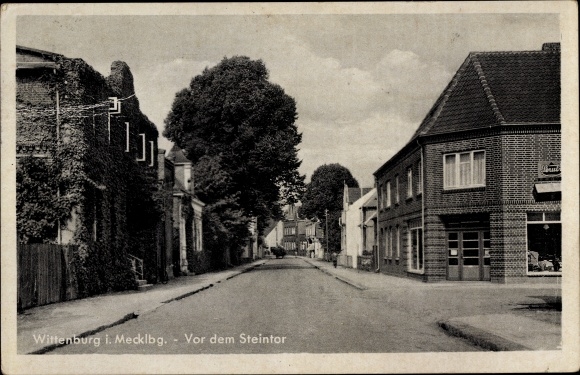 PC Wittenburg in Mecklenburg, lot in front of the stone gate, business