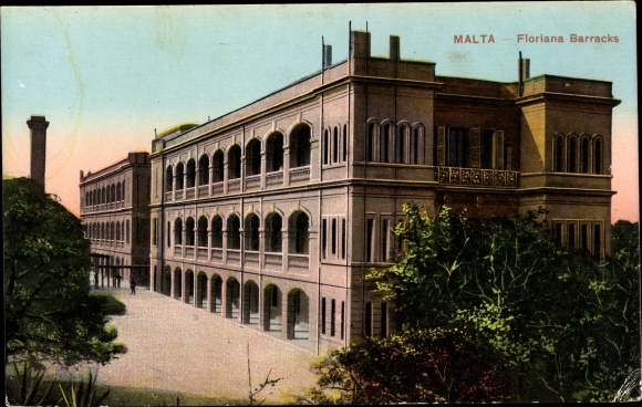 Postcard Malta, Floriana Barracks, barracks, exterior view of the building