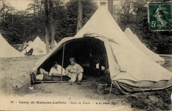 Postcard Maisons Laffitte Yvelines, Camp, Sous la Tente
