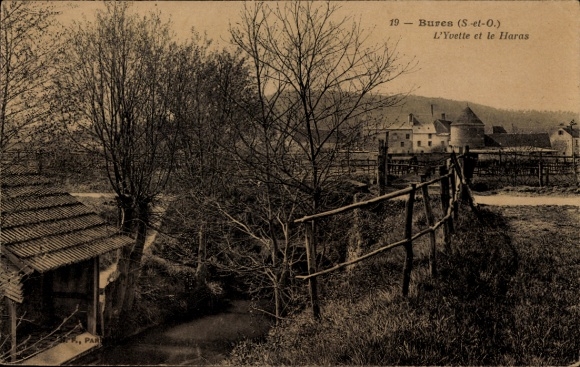 Ak Bures Calvados, Flussansicht mit Bäumen, Gebäude im Hintergrund, historisch