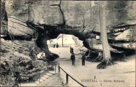 Postcard Paris Palais Bourbon, Resistance to the Church of Saint Pierre du Gros Caillou, Protesters arrested