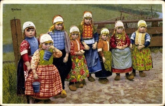 Ak Marken, Kinder in Niederländischen Trachten