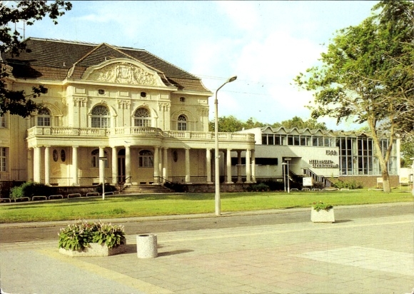 Ak Ostseebad Kühlungsborn,  FDGB-Meerwasserschwimmhalle, Architektur, Ostsee